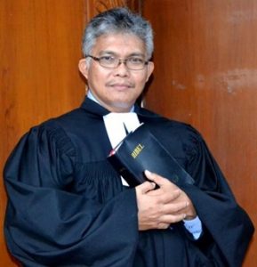 Hikmat Yang Membenarkan