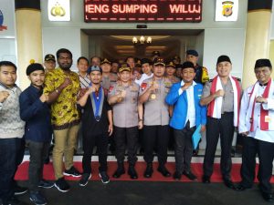 USAI PERESMIAN MASJID AL-AMMAN, KELOMPOK CIPAYUNG BERDIALOG DENGAN KAPOLRI