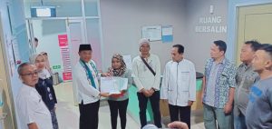Enam Keluarga Pasien di Puskesmas Kecamatan Koja Terima ‘Si Dukun 3 in 1’