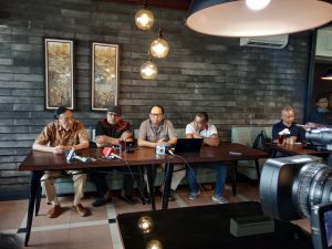 FORUM LINTAS HUKUM INDONESIA: QUO VADIS KPK PASCA AGUS RAHARDJO, DKK. ATAS NAMA PIMPINAN KPK MENGEMBALIKAN MANDAT PIMPINAN KPK KEPADA PRESIDEN.