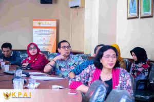 COMBATING STUNTING, JADIKAN PROGRAM STRATEGIS NASIONAL: CEGAH LOST GENERATION, MENUJU INDONESIA EMAS