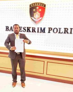 PENGACARA ERLES RARERAL, THE RISING STAR FROM EAST: ” TANGKAP DAN ADILI ILSE R. TANUMULIA DAN SUAMI SEGERA”.