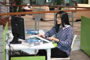 Magister Teknologi Pendidikan UPH Tekankan Pentingnya Pendidik Memahami Esensi Pembelajaran Online