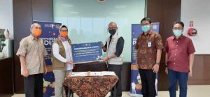 Kemenparekraf Kembali Sumbang APD Penanganan COVID – 19