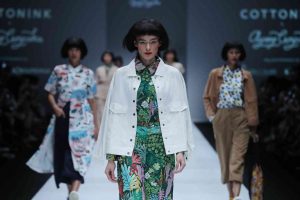 REVIVAL FASHION FESTIVAL 2020 Inspirasi di Adaptasi Gaya Hidup Baru