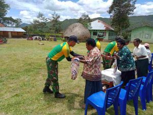PERERAT SILATURAHMI SATGAS YONIF PARA RAIDER 432 KOSTRAD HADIRI ACARA BAKAR BATU