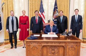 Menko Luhut Ditemui Presiden Donald Trump di White House