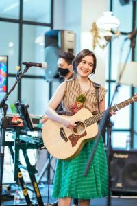 TISSA BIANI MERILIS SINGLE PERDANA BERJUDUL”BAHAGIA SAMA KAMU”