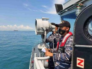 TNI AL MEMBERIKAN JAMINAN KESELAMATAN PELAYARAN DAN TEGAKNYA KEDAULATAN NEGARA DI LAUT