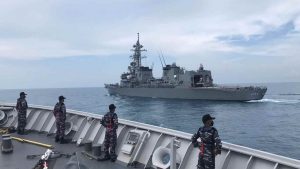 KRI BUNG TOMO-357 MELAKSANAKAN LATIHAN DENGAN KAPAL PERANG JEPANG.