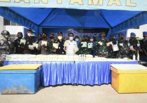TNI AL KEMBALI GAGALKAN PENYELUDUPAN LEBIH DARI 100 KILOGRAM NARKOBA DARI MALAYSIA