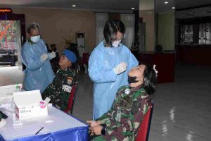 PASCA LIBUR PANJANG LEBARAN LANTAMAL III LAKSANAKAN SWAB MASSAL BAGI SELURUH PERSONEL