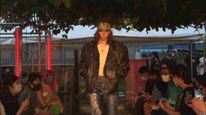 Bagian dari Evolusi Berkelanjutan, Koleksi Fashion Berbahan Jamur Asal Indonesia Tampil di Paris Fashion Week