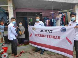 Peduli pada Warga Terdampak Covid-19 DPP LPPI Gandeng Polri Gelar Acara Jumat Berbagi Berkah Berikan Paket Bansos