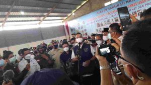 Gubernur DKI Tinjau Gebyar Vaksinasi Massal Hasil Kolaborasi Forum RT-RW dan Ormas Jakut