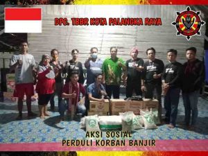 AKSI TARIU BORNEO BANGKULE RAJAKNG DPC KOTA PALANGKA RAYA PEDULI KORBAN BENCANA BANJIR