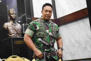 𝗞𝗔𝗦𝗔𝗗 Jenderal TNI Andika Perkasa d𝗮𝗻 𝗜𝗯𝘂 𝗕𝗲𝗿𝗶 𝗦𝗮𝗻𝘁𝘂𝗻𝗮𝗻 𝗞𝗲𝗽𝗮𝗱𝗮 𝗔𝗻𝗮𝗸 𝗬𝗮𝘁𝗶𝗺 𝗱𝗶 𝗝𝗮𝘄𝗮 𝗧𝗲𝗻𝗴𝗮𝗵