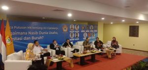 DISKUSI PUBLIK PPK KOSGORO 1957 DENGAN TEMA “PASCA PUTUSAN MK : BAGAIMANA NASII-I DUNIA USAHA, INVESTASI DAN BURUH ?