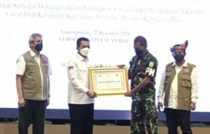 Danlanal Tarempa Terima Penghargaan Penanganan Covid-19 Dari Gubernur Kepulauan Riau