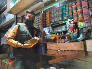 Sat Reskrimsus Polres Metro Jakarta Barat Memastikan Perkembangan Stock Minyak Goreng di Pasaran Waktu Weekend