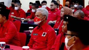 Ganjar Pranowo Siap Maju Pilpres, Pakar: Sinyal PDIP Bentuk Koalisi Pencapresan.