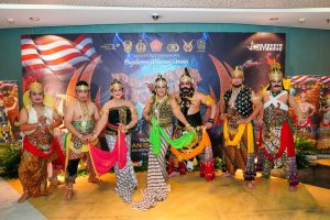 Panglima TNI, Kapolri dan Kepala Staf Main Wayang Orang: Lestarikan Budaya, Perkokoh Sinergitas TNI-Polri