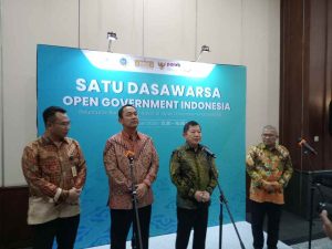 SATU DASAWARSA OPEN GOVERNMENT INDONESIA