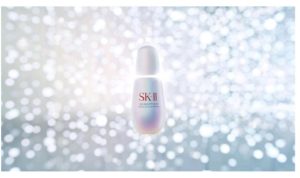 PANCARKAN AURA CANTIK TERBAIKMU1 LUAR DALAM DENGAN SK-II GENOPTICS ULTRAURA ESSENCE BARU
