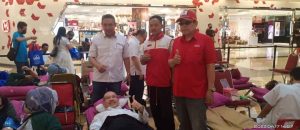 LUAR BIASA. RATUSAN WARGA ANTUSIAS IKUT AKSI DONOR DARAH WALUBI JAKARTA DAN WANITA WALUBI DI BULAN SUCI RAMADHAN DI MALL PURI INDAH