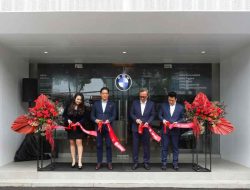 BMW Group Indonesia dan BMW Astra Resmikan Diler Dengan Konsep Retail.Next: BMW Astra Mampang